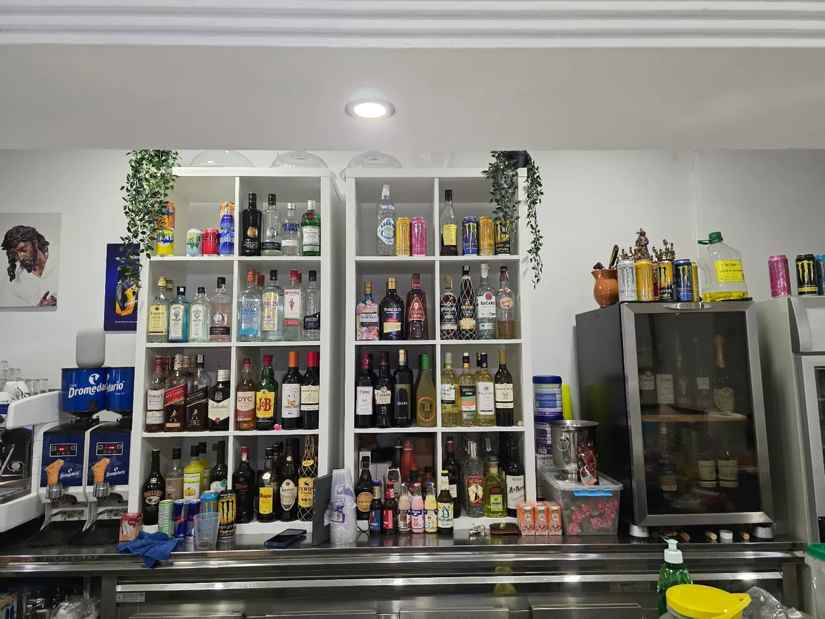 La barra de El Fogón de Chela, Sevilla Sur